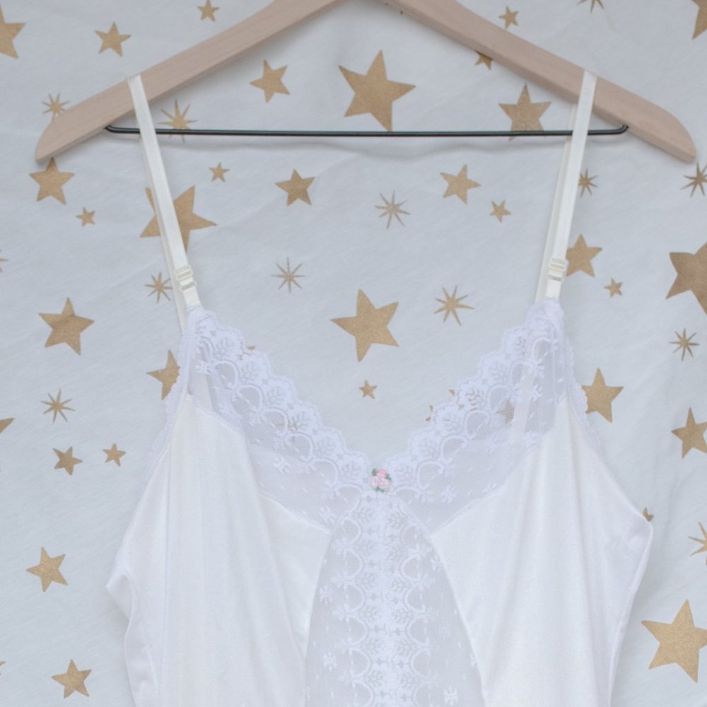 Vintage Sleeveless Lace White Nightgown